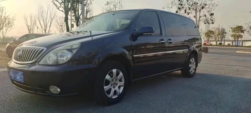 常州10年别克陆尊3