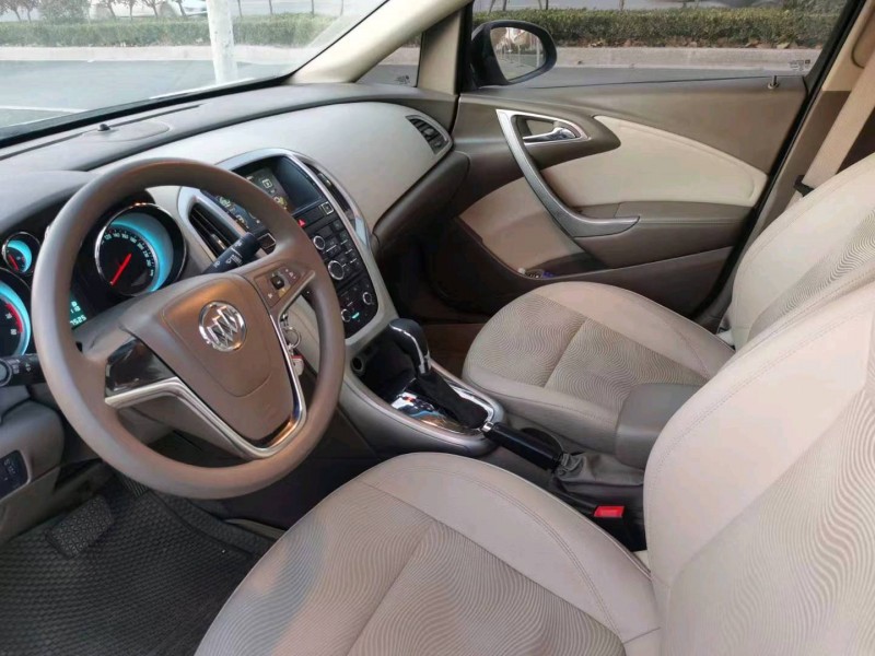 枣庄15年别克英朗5