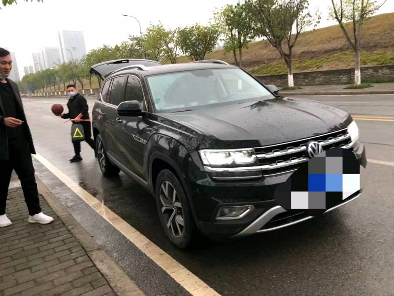 重庆19年大众途昂8