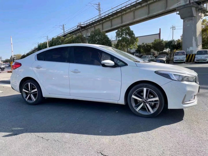 宜昌19年起亚K32