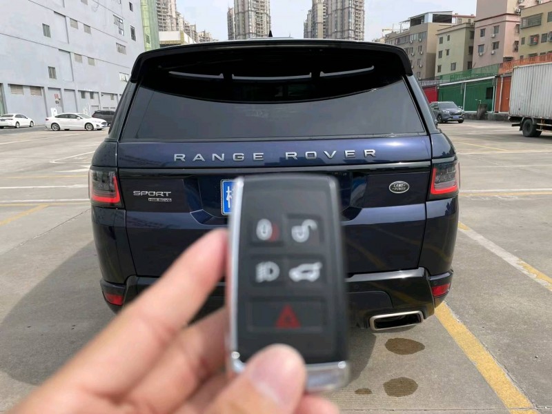 广州19年路虎揽胜运动8