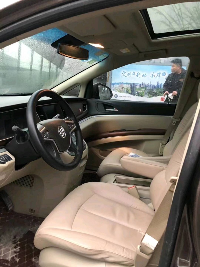 重庆17年别克GL85