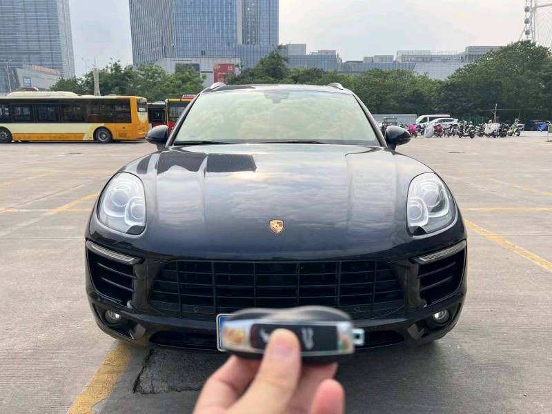 广州15年保时捷Macan9