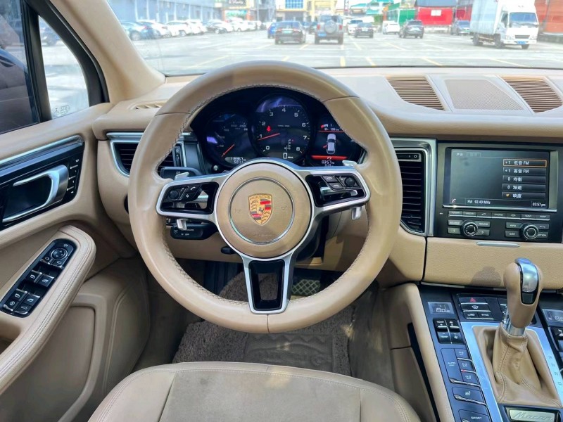 广州15年保时捷Macan5