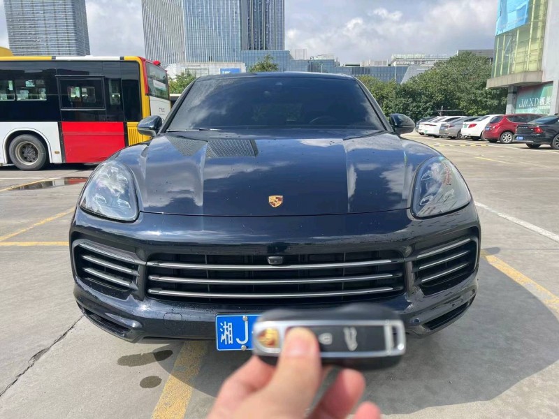 广州21年保时捷卡宴9