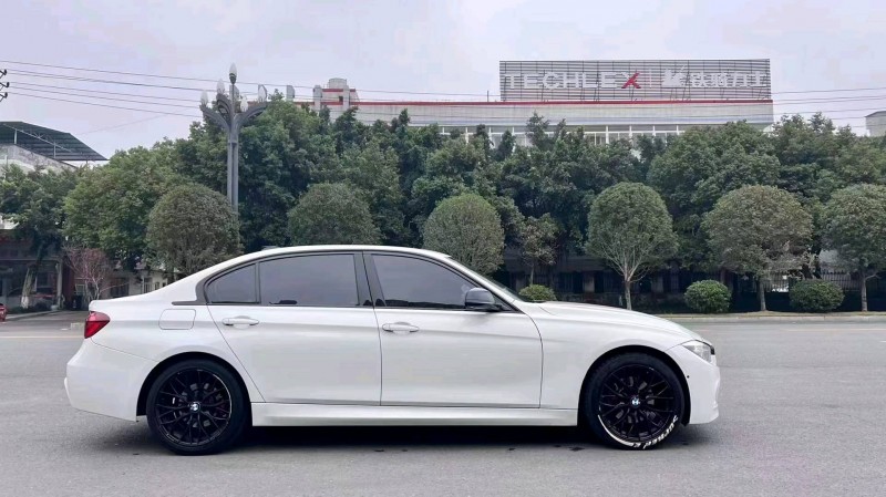 重庆18年宝马3系4