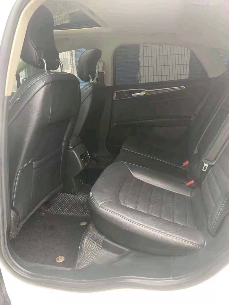 重庆18年福特蒙迪欧5