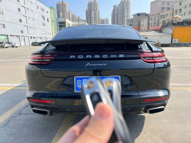 广州17年保时捷帕拉梅拉9