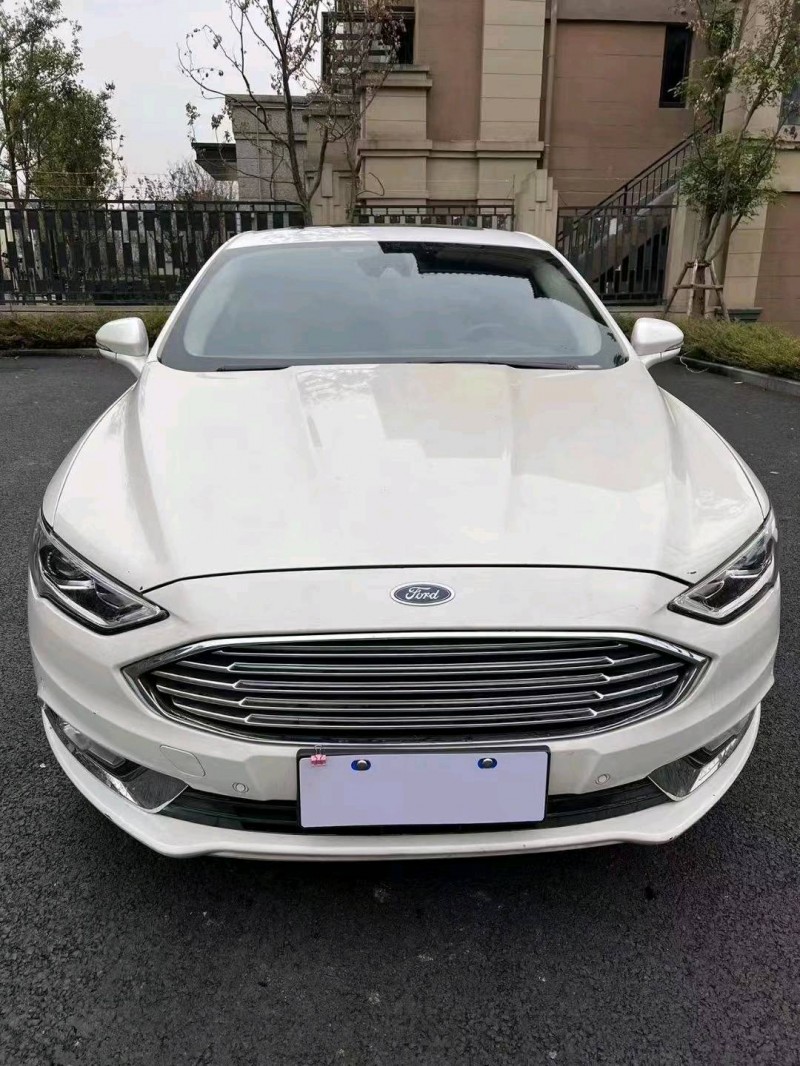 重庆17年福特蒙迪欧1