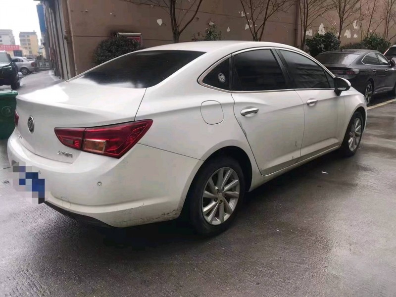 宜春16年别克威朗5