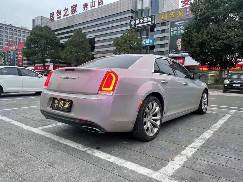 重庆16年克莱斯勒300C3