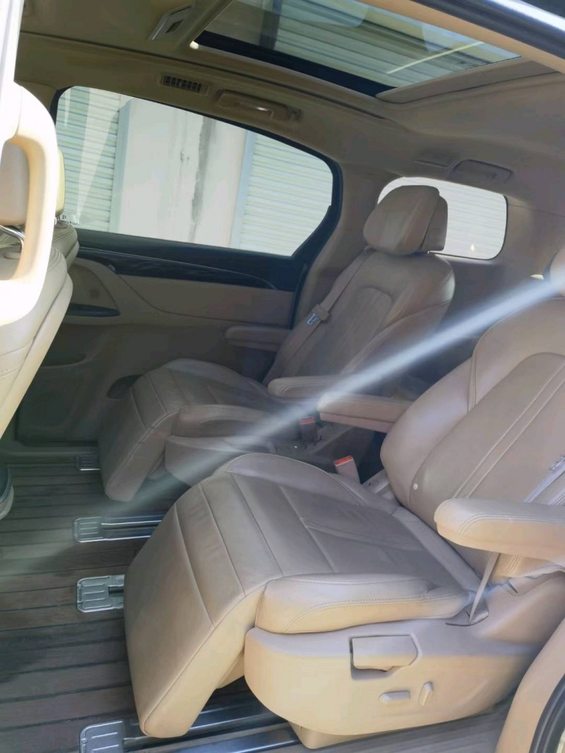 青岛18年别克GL84