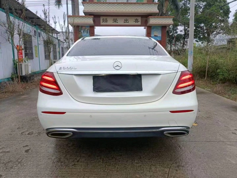 珠海20年奔驰E8