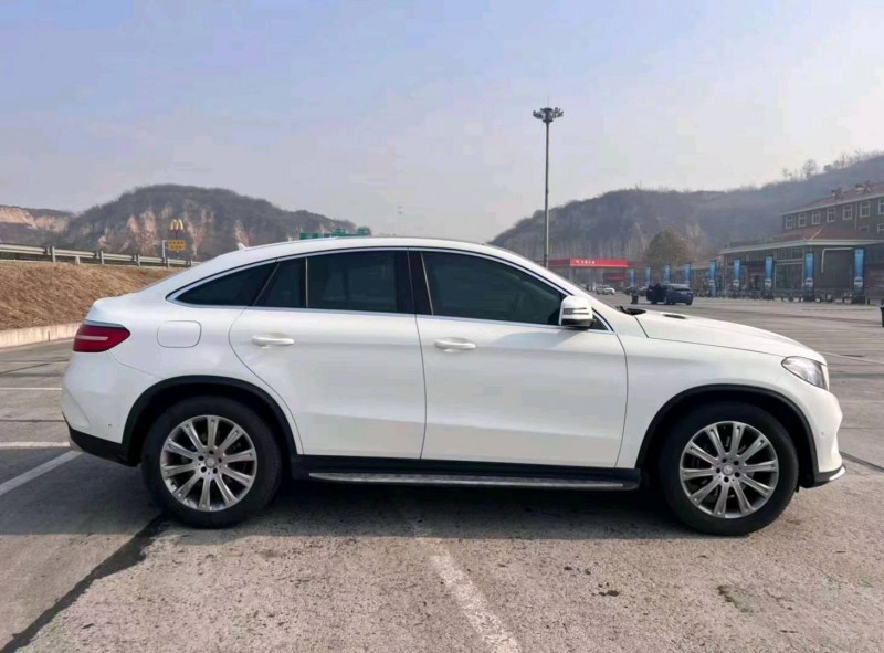 东营16年奔驰GLE7