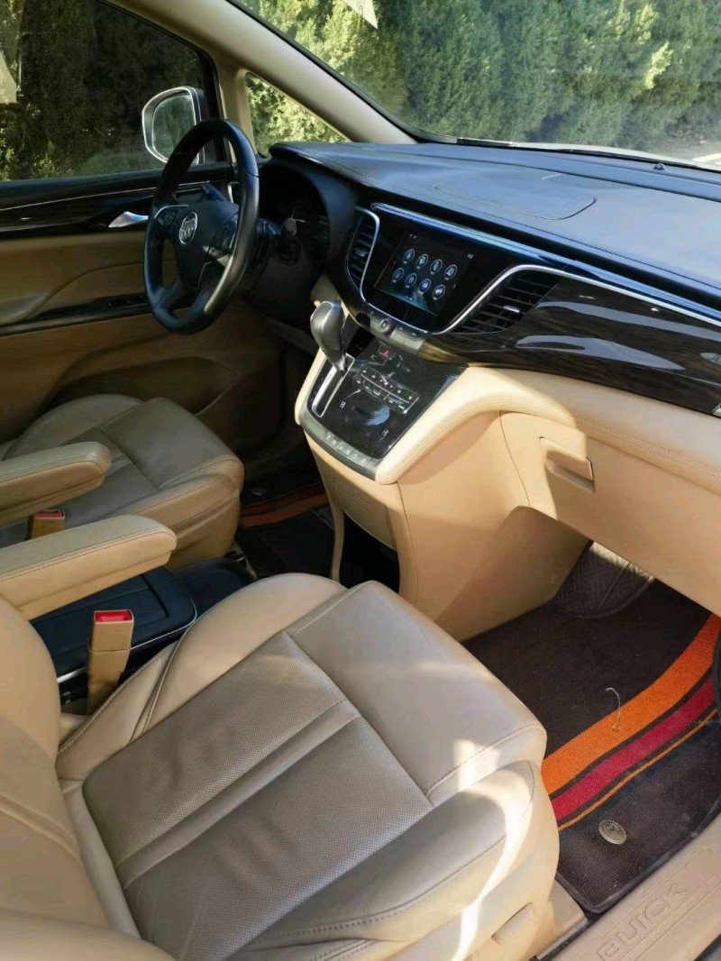 东营18年别克GL82