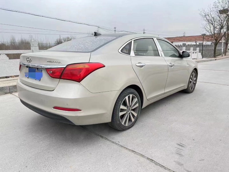 潍坊17年现代名图3