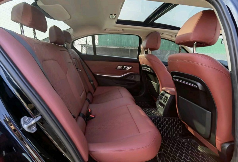 北京22年宝马3系1