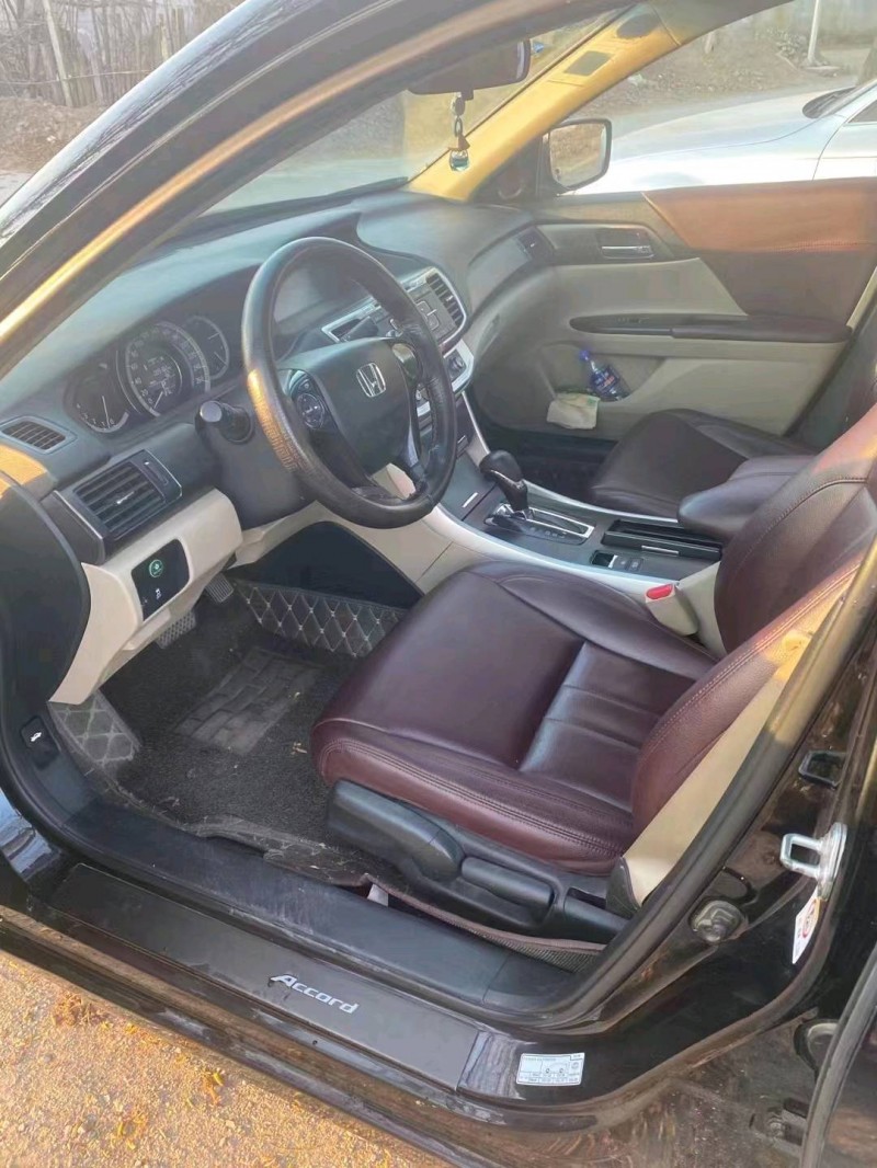 邯郸16年本田雅阁8