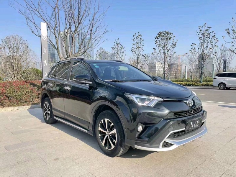 邯郸19年丰田RAV4荣放8