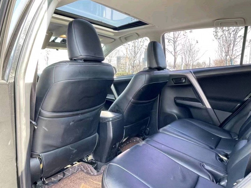 邯郸19年丰田RAV4荣放4