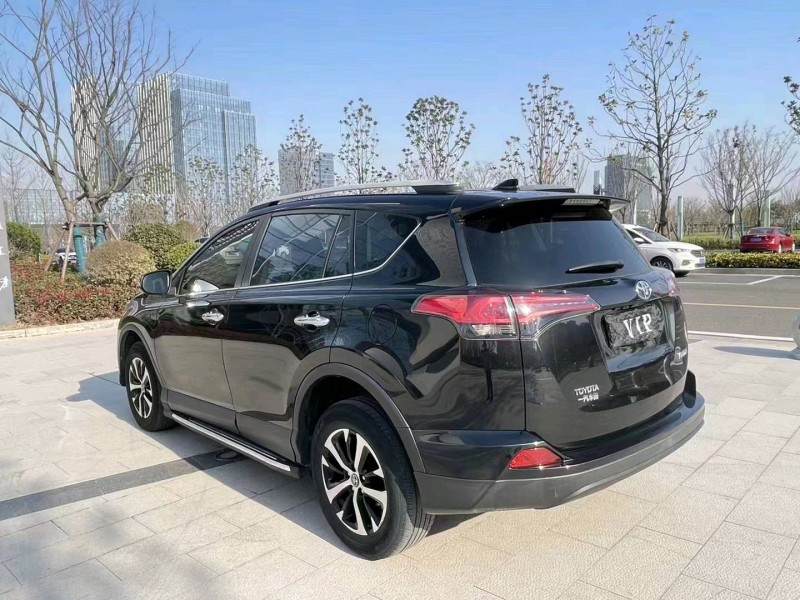 邯郸19年丰田RAV4荣放3