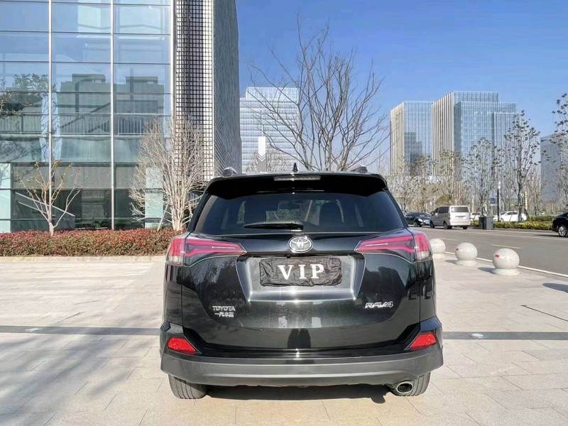 邯郸19年丰田RAV4荣放1