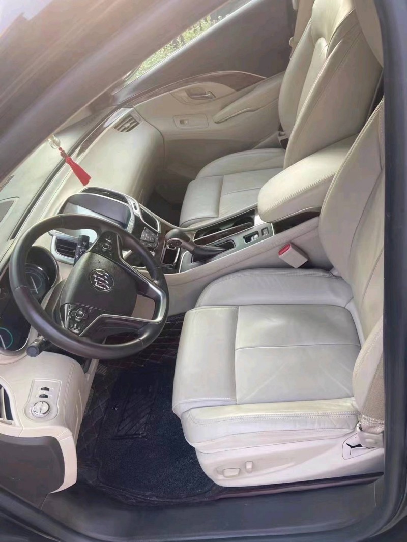 枣庄17年别克君越8