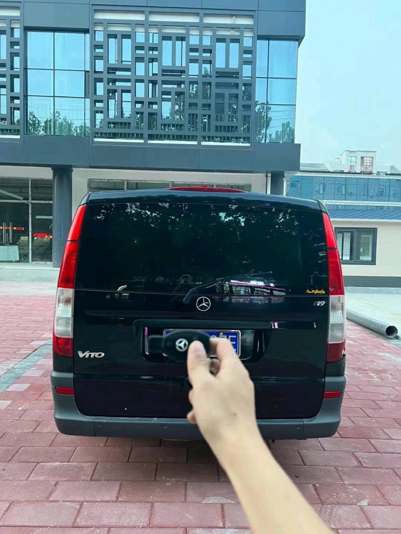 北京11年奔驰威霆1