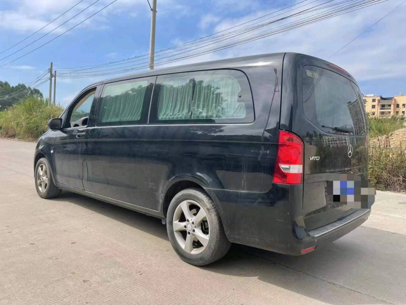 广州18年奔驰威霆3