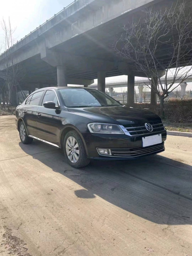 青岛14年大众朗逸6