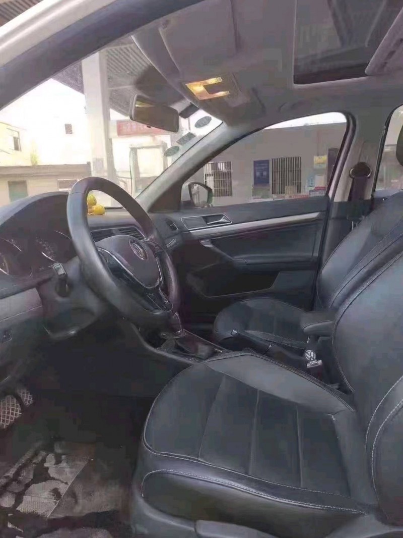 北京16年大众朗逸8