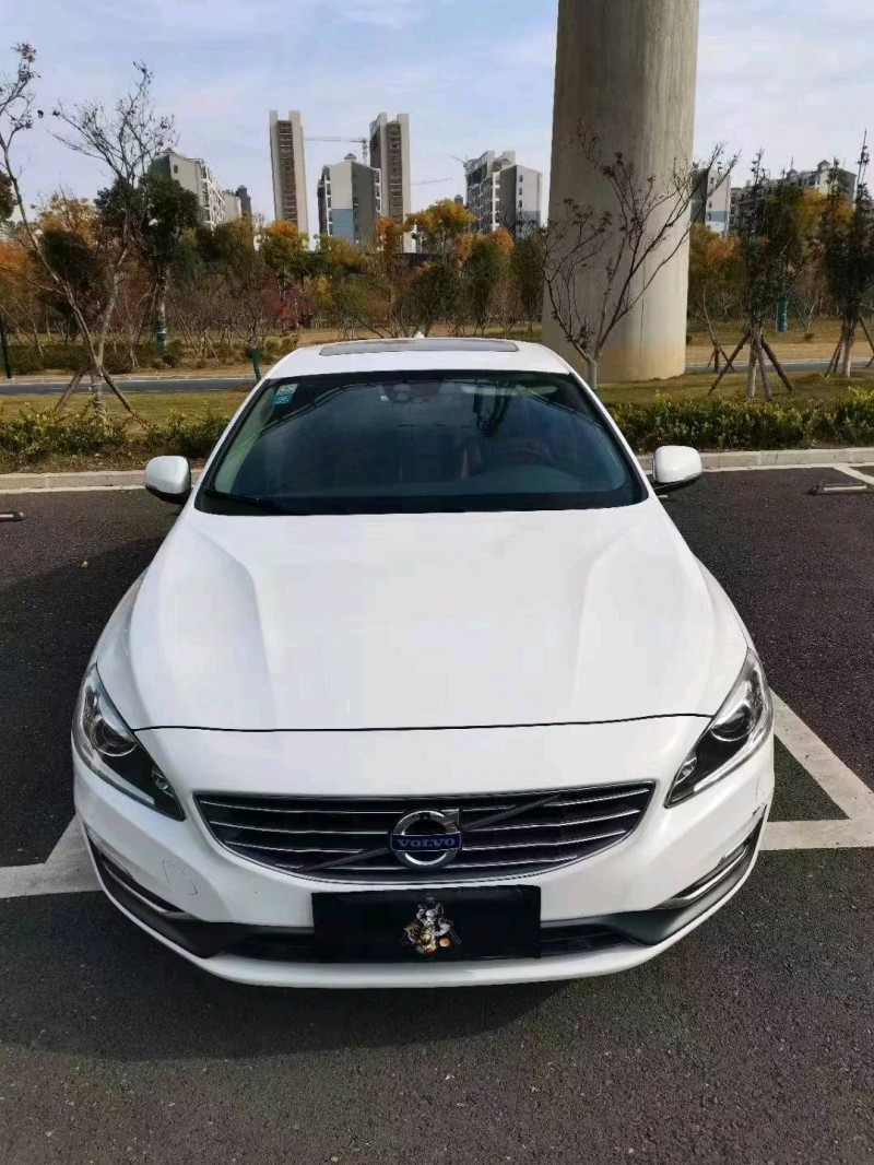 武汉14年沃尔沃S60L1