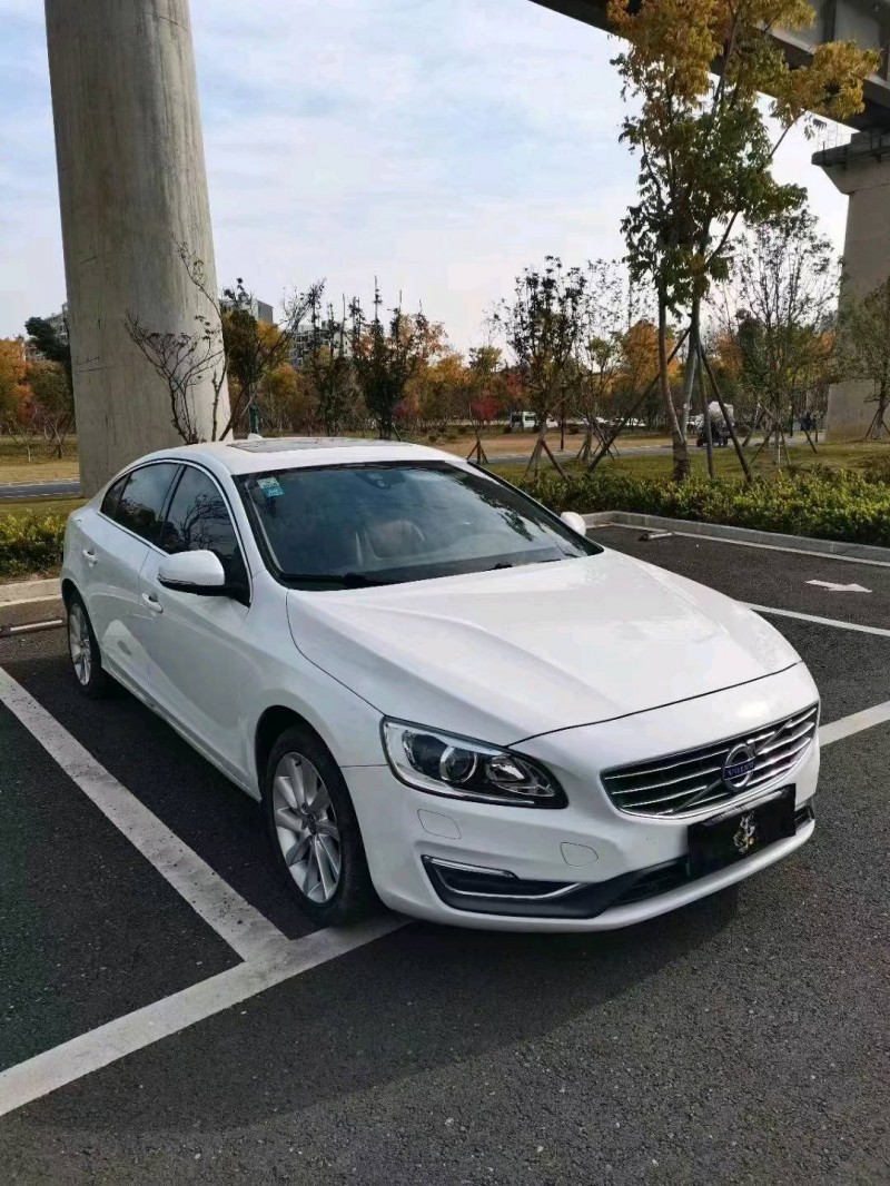 武汉14年沃尔沃S60L2