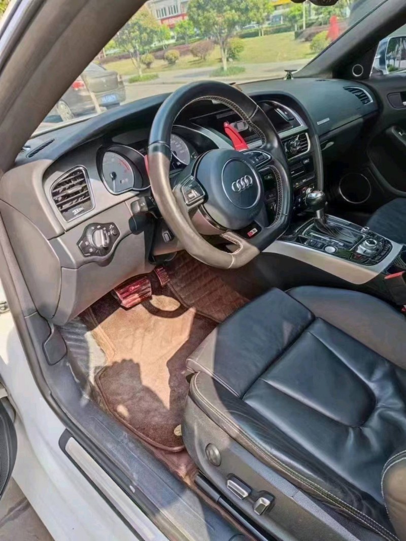 北京12年奥迪S55