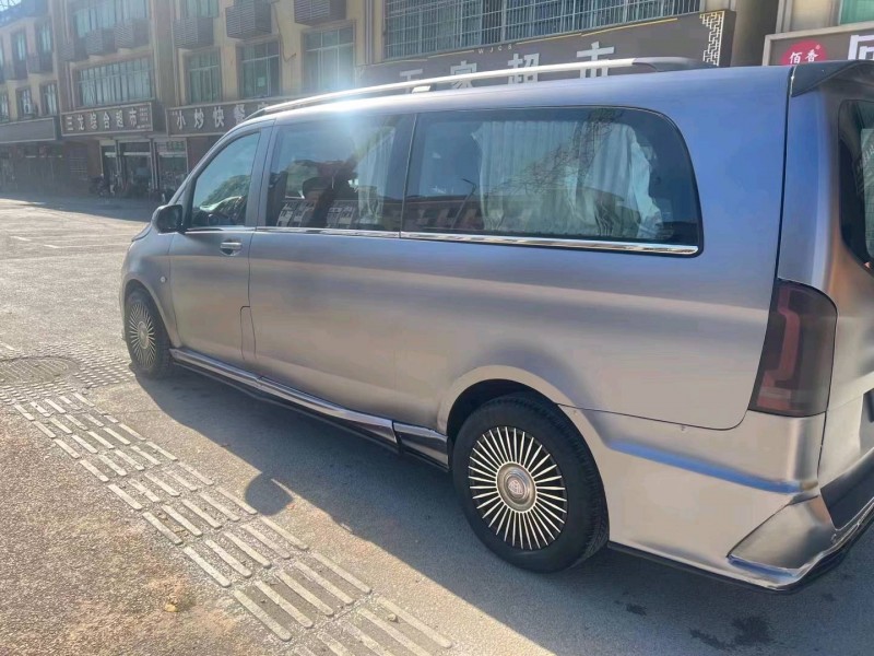 宜春16年奔驰威霆3