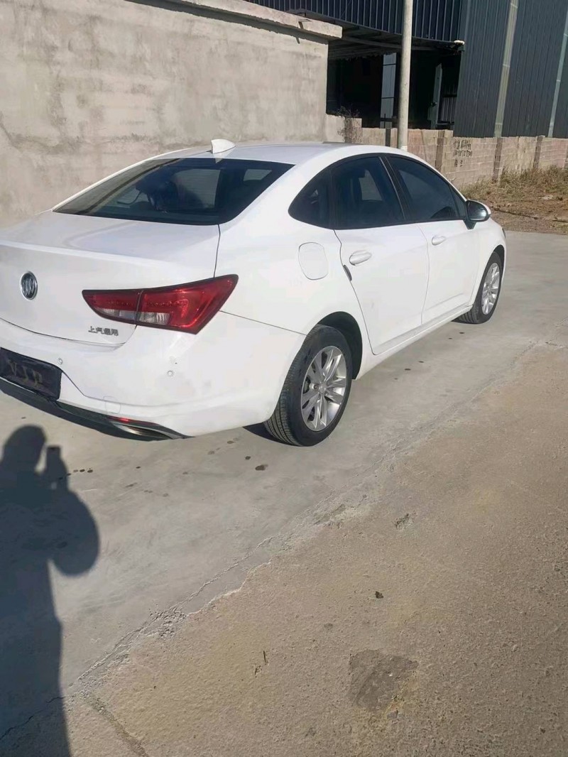 淮南19年别克威朗2