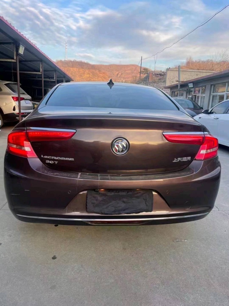 邢台16年别克君越7