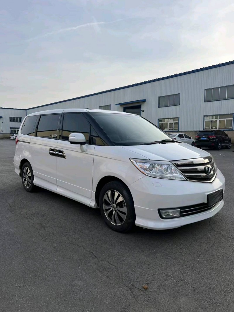 沈阳13年本田艾力绅2