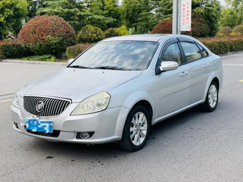 徐州11年别克凯越3