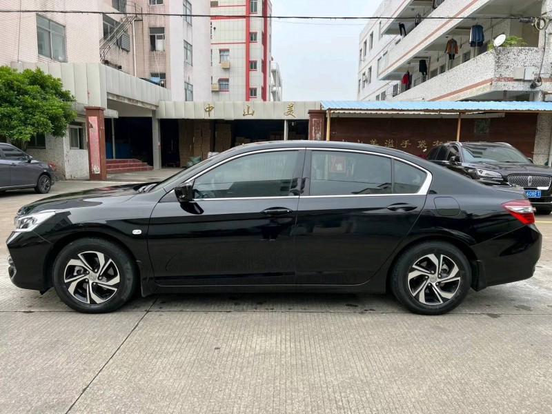 中山18年本田雅阁7