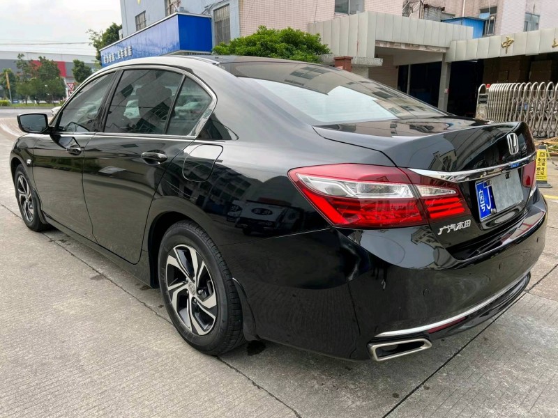 中山18年本田雅阁5