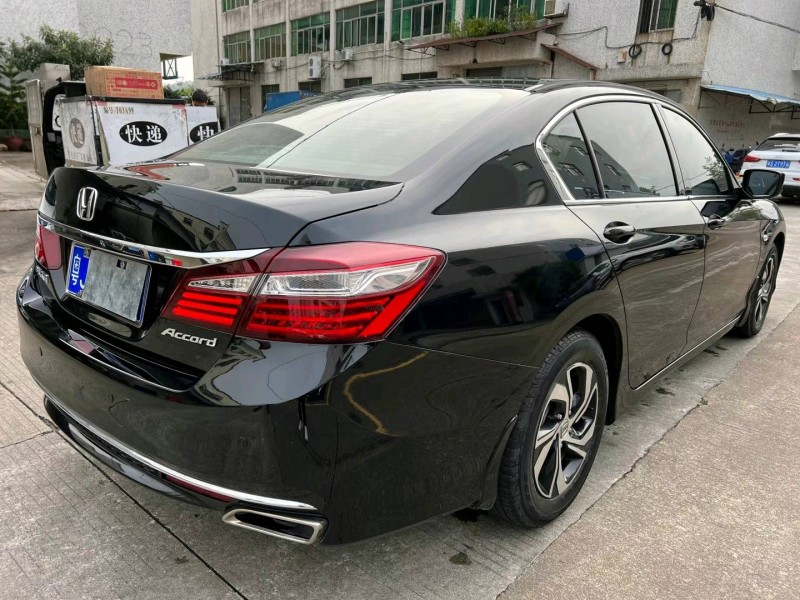 中山18年本田雅阁4