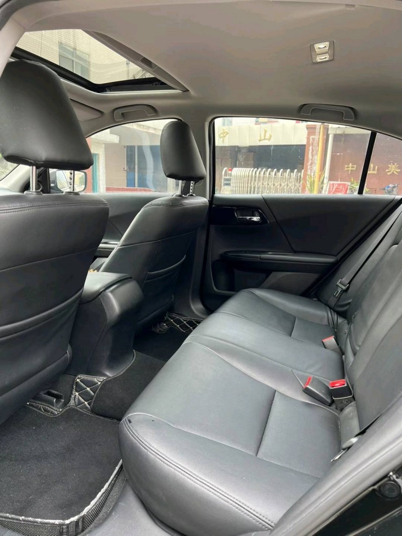 中山18年本田雅阁3