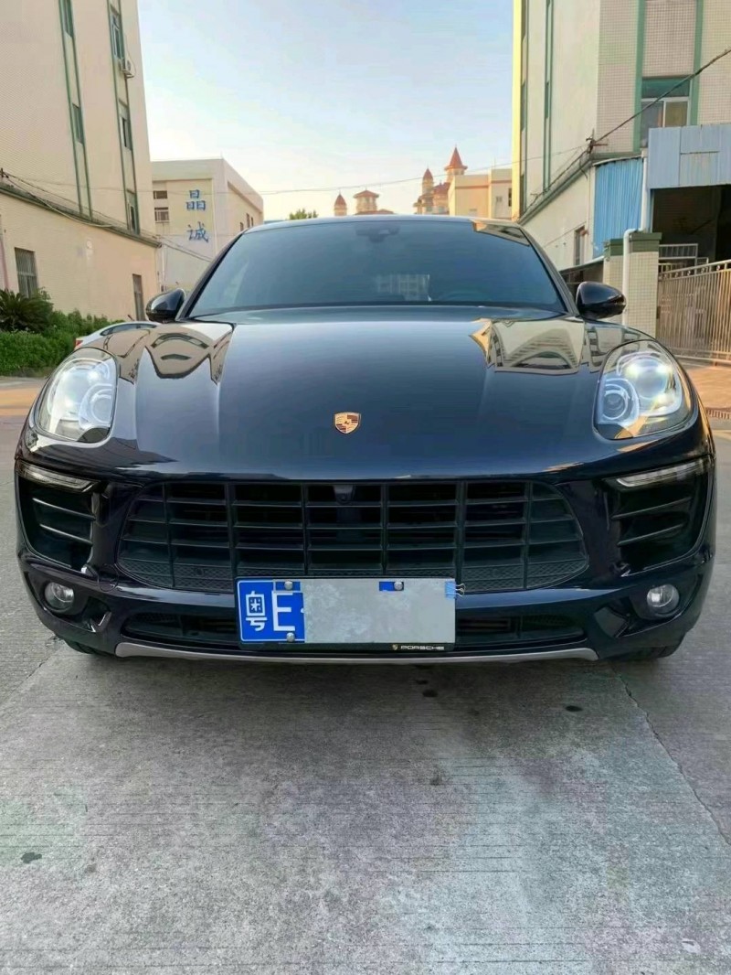 中山18年保时捷Macan1