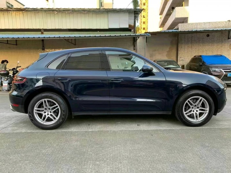 中山18年保时捷Macan2