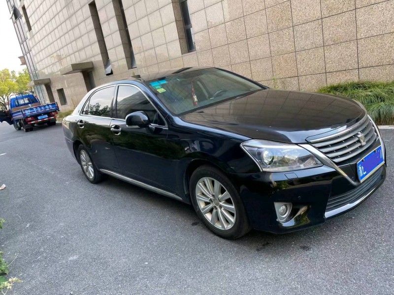 嘉兴12年丰田皇冠2