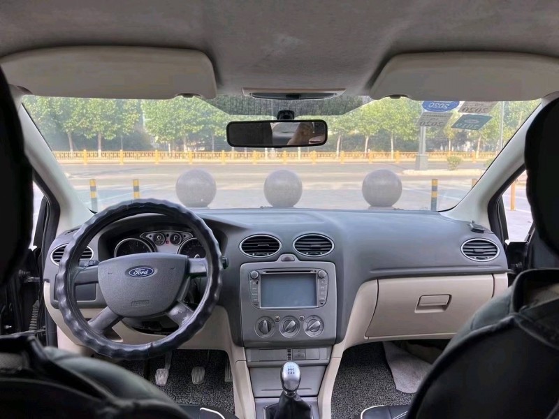 枣庄09年福特福克斯6