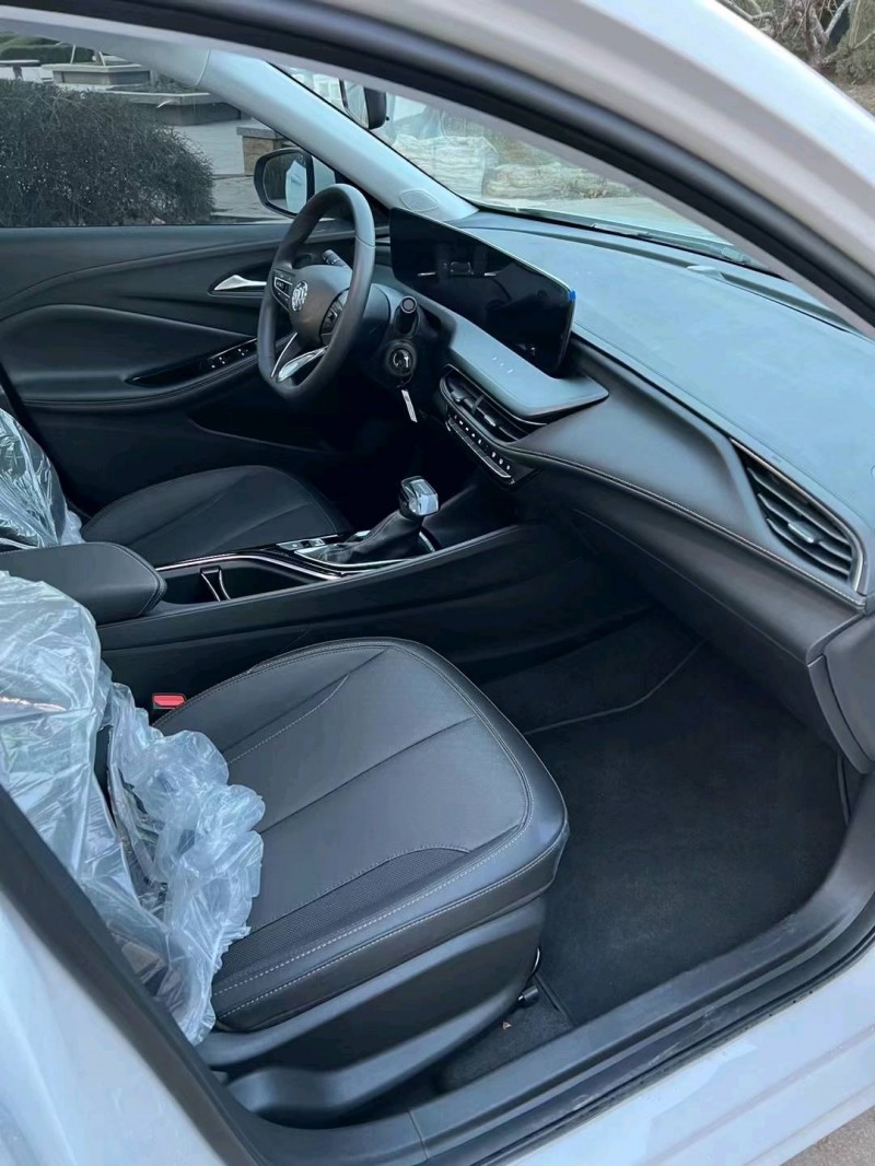 邢台22年别克威朗3