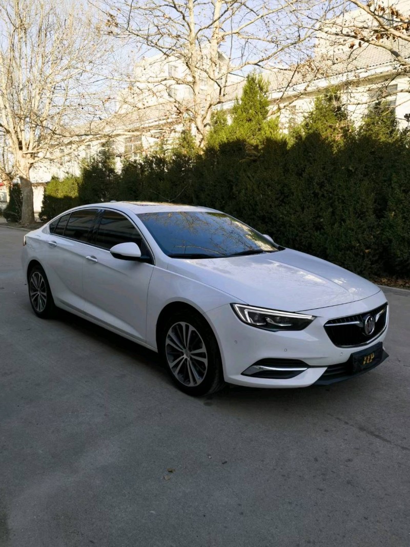 青岛18年别克君威2