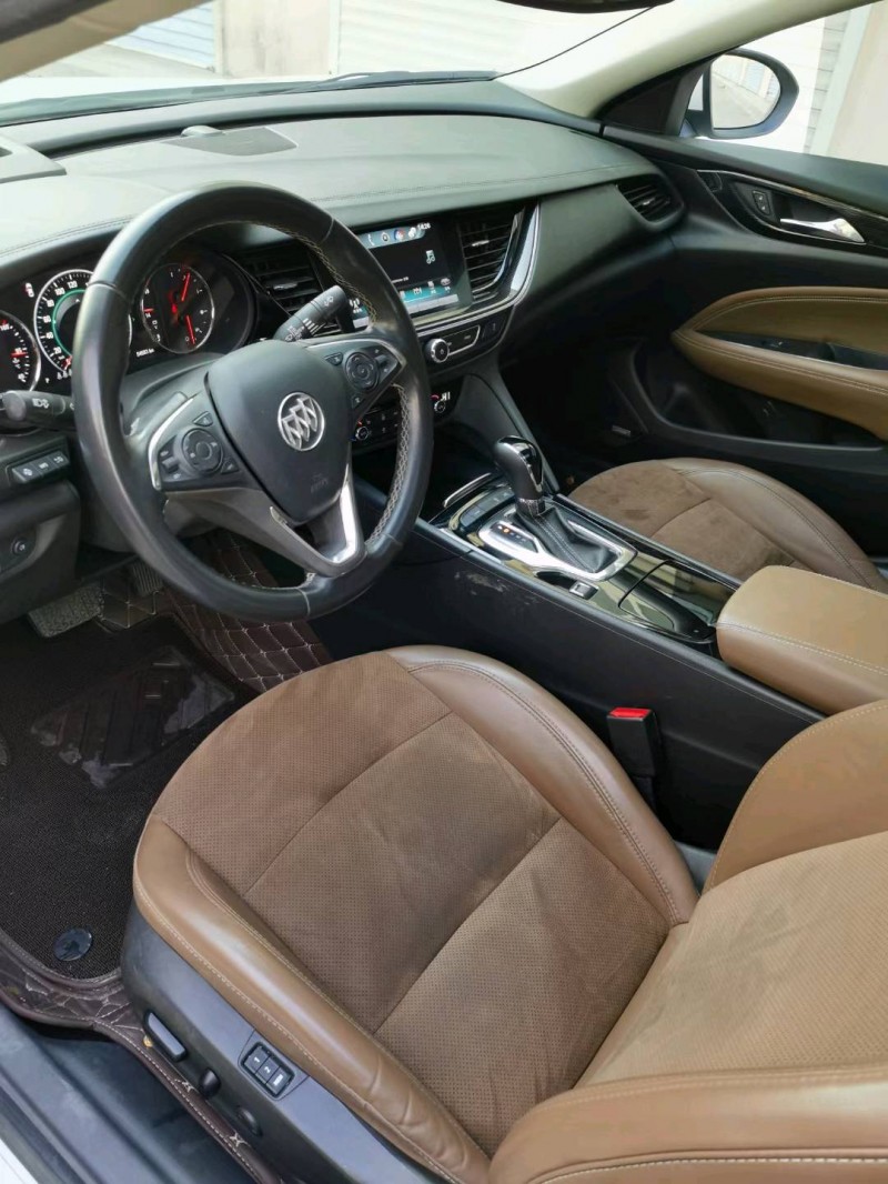 青岛18年别克君威4